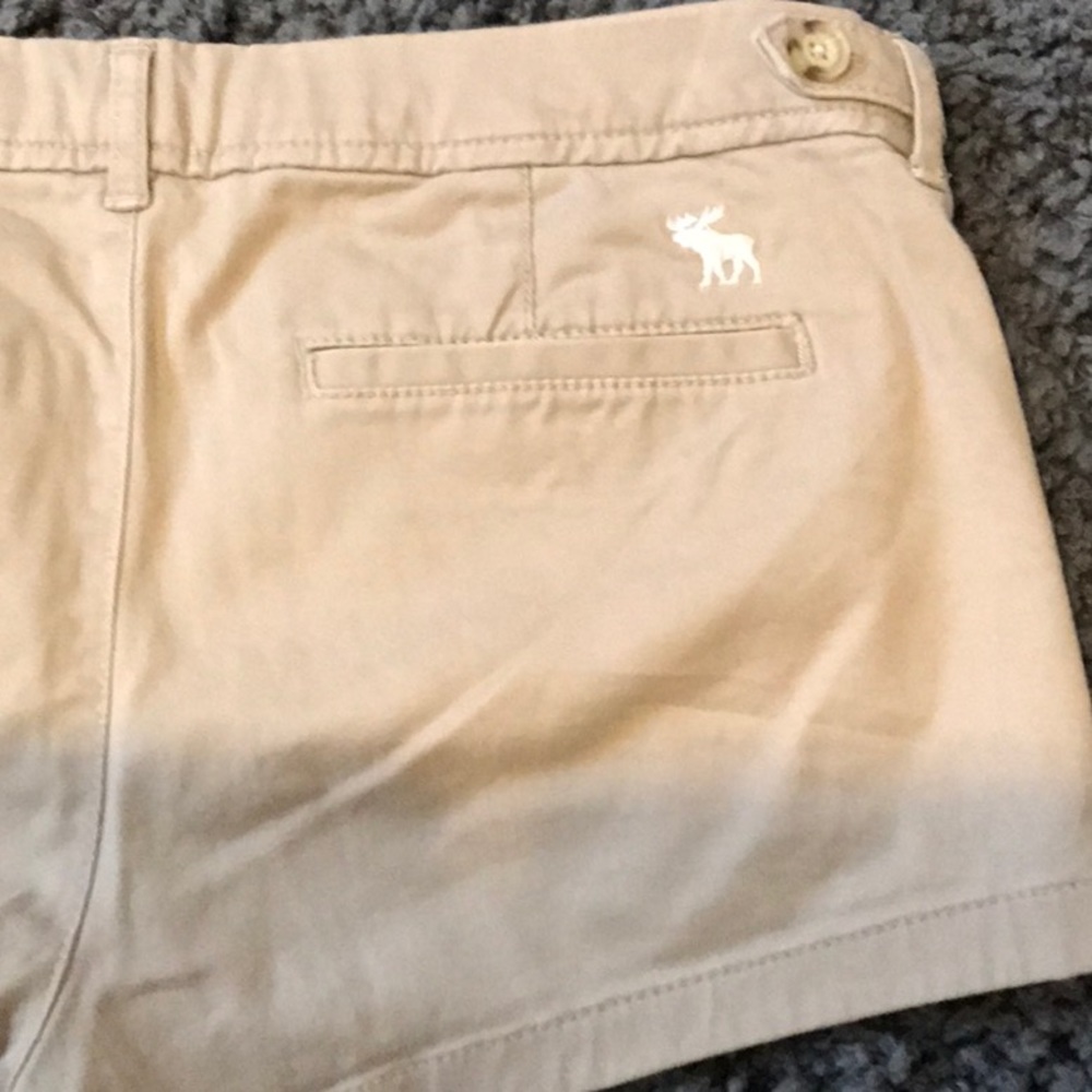 Shorts - Picture 3 of 4